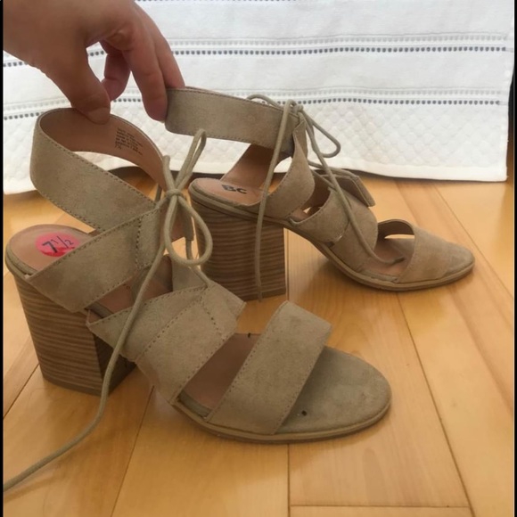 Laced up heels - Picture 2 of 4